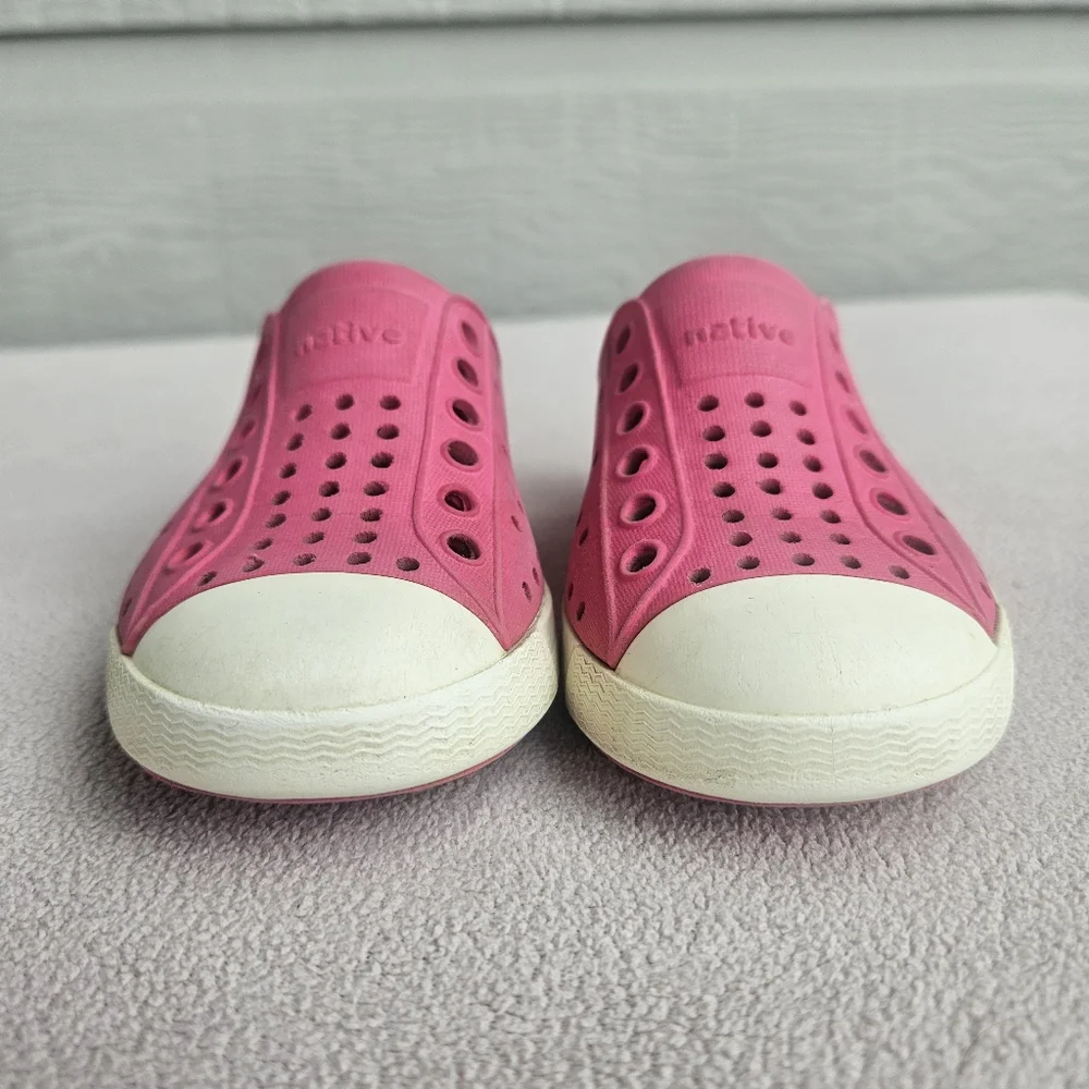 Native Jefferson Pink White Girl SZ C6 Slip-On Water Shoes